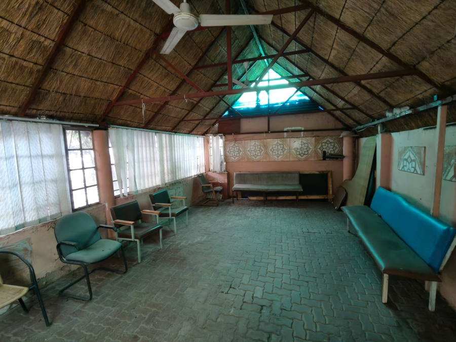 Commercial Property for Sale in Heuwelsig North West